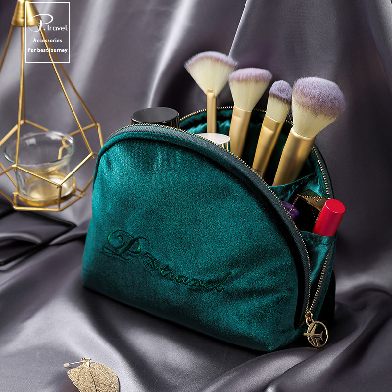 2021 New Carry-on Makeup Bag South Korea Velvet Pink Cake Brow Brush Containing Bag Portable Lipstick overfire