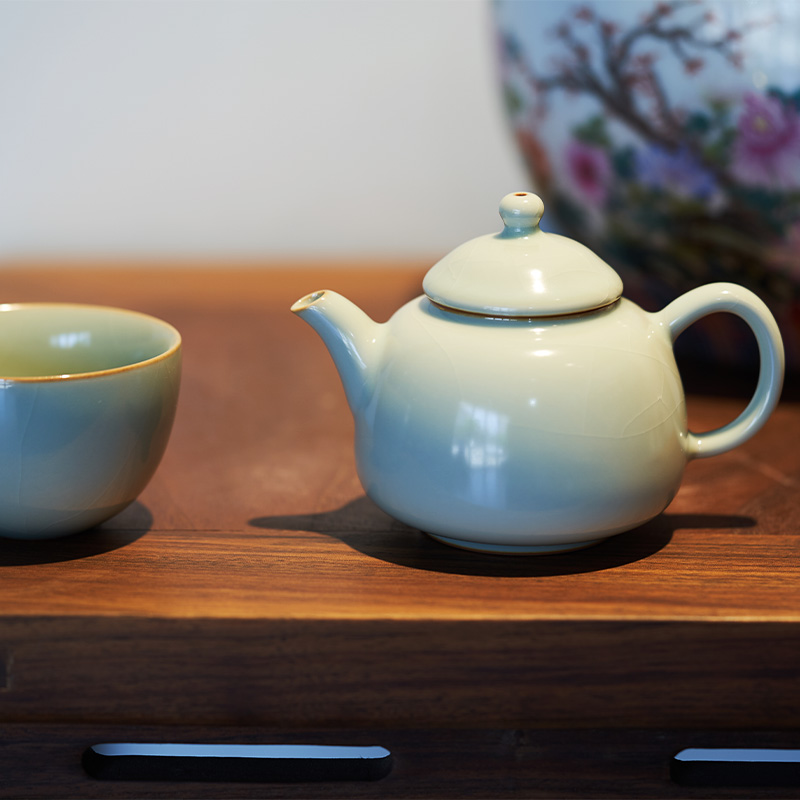 Jingdezhen porcelain teapot azure all checking ceramic small teapot of primitive simplicity on household single pot