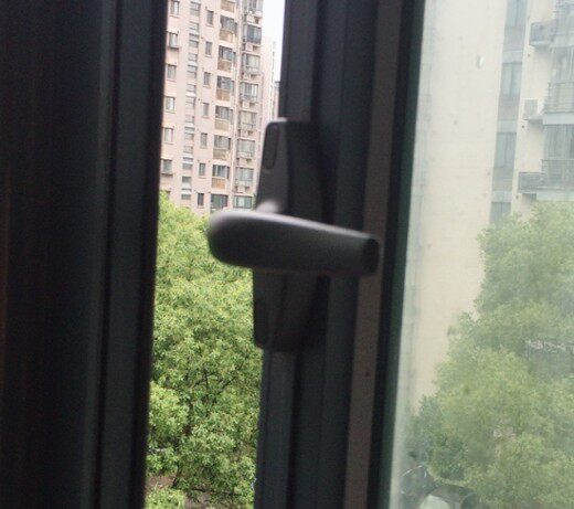 Door window handle old-fashioned push-out window handle aluminum alloy casement transmission handle casement window handle upper hanging window lock