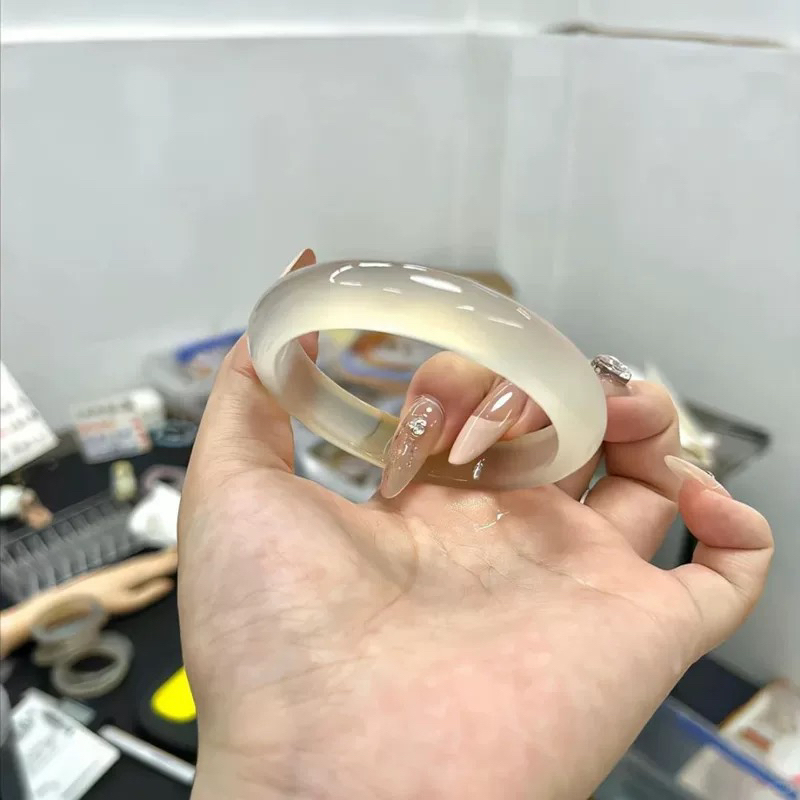 Natural Cat's Eye Bracelet, High-Quality Ice-Type Champagne Gold Glass Bracelet, White Moonlight Chalcedony-Like Bracelet, Light-Colored Flat Bar Bracelet Natural Cat's Eye Bracelet, High-Quality Ice-Type Champagne Gold Glass Bracelet, White Moonlight Chalcedony-Like Bracelet, Light-Colored Flat Bar Bracelet