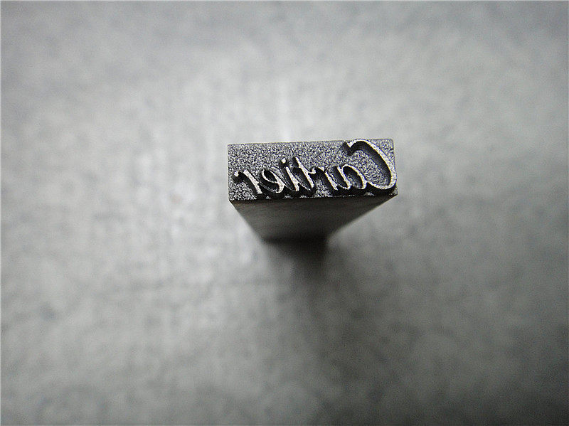 Steel seal Customized 0.5mm ultra-small steel seal Direct engraving Ultra-high precision Gold and silver steel seal Super hard