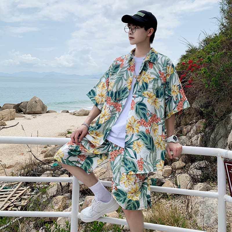 Floral Shirt for Men, Short-Sleeved, Summer Ice Silk Thin Style, Suitable for Sanya Travel, Hawaiian Vacation, Beach Outfit