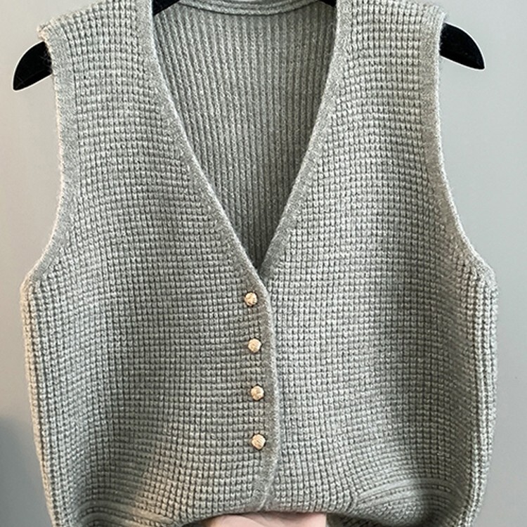 2026 New Autumn and Winter Knitted Vest Jacket Short V-Neck Design Niche Cardigan Sleeveless Sweater for Women 2026 New Autumn and Winter Knitted Vest Jacket Short V-Neck Design Niche Cardigan Sleeveless Sweater for Women