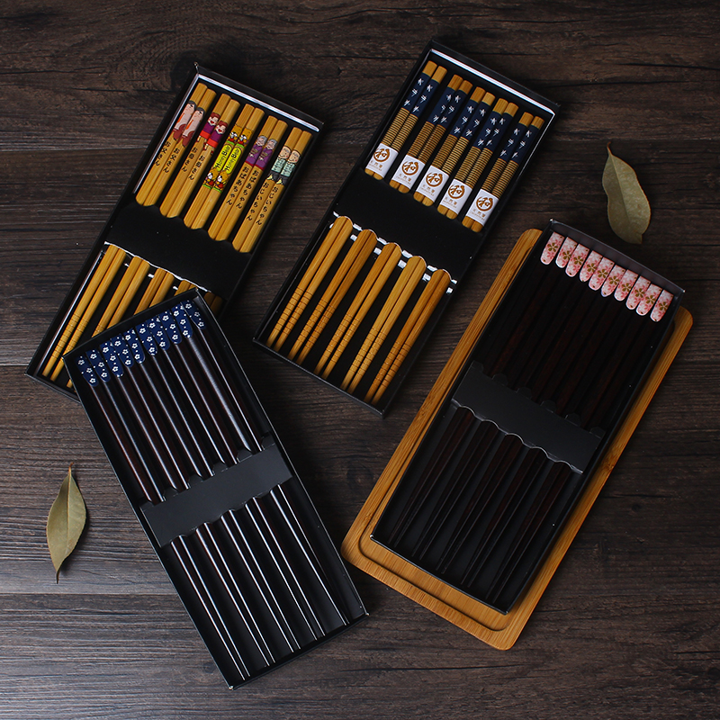 5 pairs of Japanese style Japanese style solid wood pointed chopsticks cherry blossom anti-mildew antibacterial household sushi non-slip gift box set