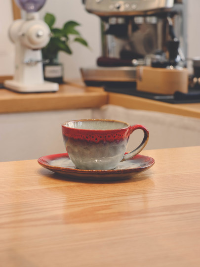 Vintage Kiln-Fired Ink-Red Ceramic Coffee Cup with a High-End Feel, Japanese-Style Home Use, American-Style Latte Ceramic Cup and Saucer Set