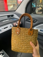 Сумочка с желтыми водными растениями (зайдите в магазин, чтобы получить кулон)