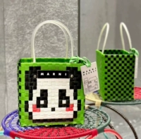 Зеленый, с медвежатами