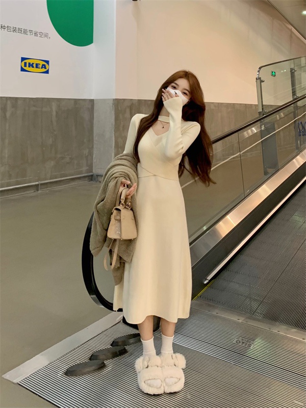 White Knitted Slim-Fitting Waist-Cinching Elegant Mid-Length Skirt Set, Paired with a Coat or Sweater Dress White Knitted Slim-Fitting Waist-Cinching Elegant Mid-Length Skirt Set, Paired with a Coat or Sweater Dress