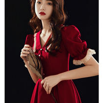 Toast bride wine wedding evening dress small man engaged back to the door casual clothes usually wear thin women