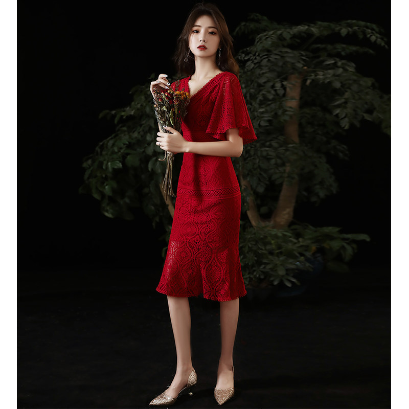 Fish Tails Toast Bridal Gown Wedding Dresses Wine Red betrothed gowns can normally wear small subreddits to the skinny lady