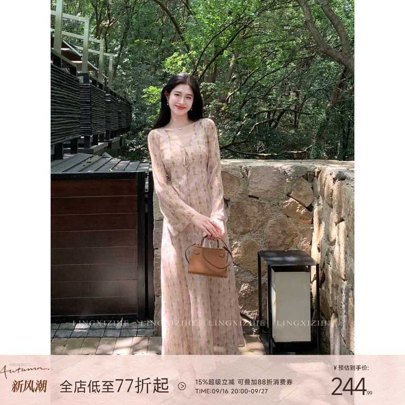Lingqian Ziheshan Tea Estate Notes'French Floral Bell Sleeve Dress for Women Early Autumn Long Sleeve V-Neck Waist-Cinching Long Dress' Lingqian Ziheshan Tea Estate Notes'French Floral Bell Sleeve Dress for Women Early Autumn Long Sleeve V-Neck Waist-Cinching Long Dress'