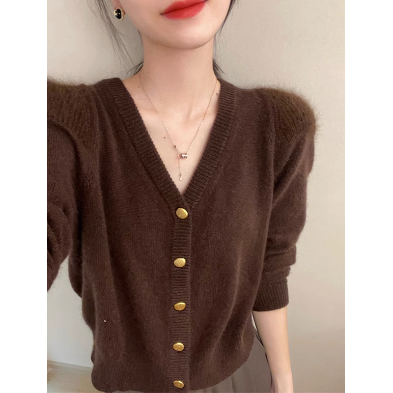 Unique Design Shoulder-Padded V-Neck Soft Versatile Knitted Cardigan for Women 2026 Autumn and Winter New Slimming Long-Sleeve Sweater Unique Design Shoulder-Padded V-Neck Soft Versatile Knitted Cardigan for Women 2026 Autumn and Winter New Slimming Long-Sleeve Sweater