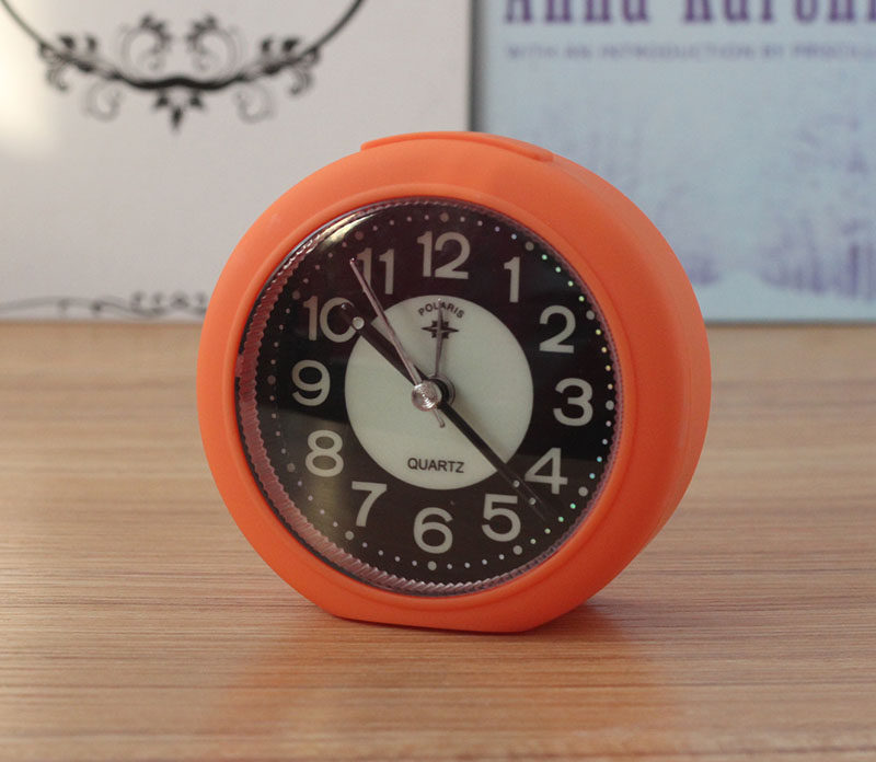 Modern minimal polarizer alarm clock night student bedroom bedroom clock silent creative clock old man clock