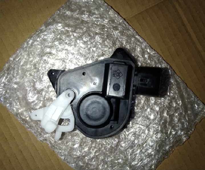 Suitable for 04-17 new old models Fancy Crowned Door Lock door lock actuator lock machine controller motor motor