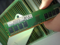 Samsung M378A1K43CB2-CRC 8G 1Rx8 PC4-2400T DDR4 2400 Desktop Memory