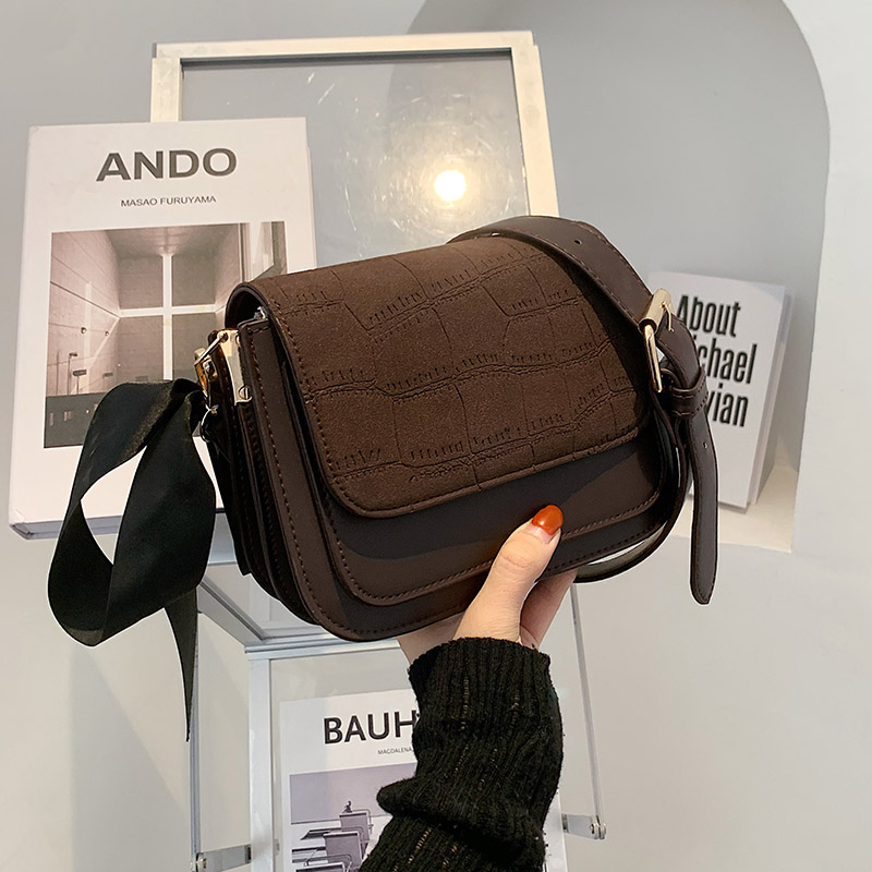 Small bag Girl 2022 New Ins Trend 100 lap broadband Small square bag Han version Texture Retro single shoulder Inclined Satchel Bag