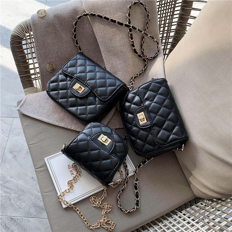 Advanced Sensation Pouch Pack Woman 2022 new Korean version Fashion small Fragrant Wind Magna chain Pack 100 Lapped Skew Satchel Shoulder Bag