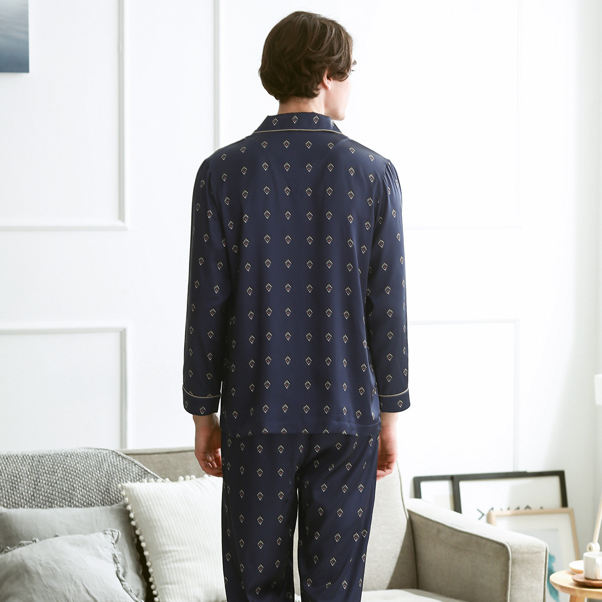 Fenten mùa xuân / hè 2020 lụa dài tay pajamamens ánh sáng-chiều dài cardigan mens băng lụa nhà phù hợp.