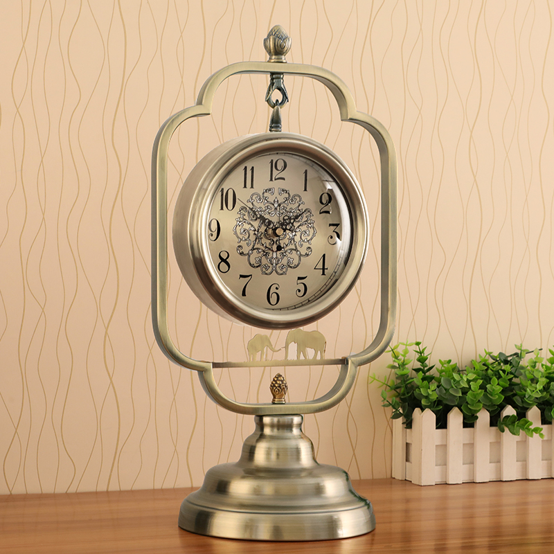Metal Atmospheric Seat Clock Eurostyle Extravagant Desktop Watch home Fashion desktop clock swing piece American style seat clock