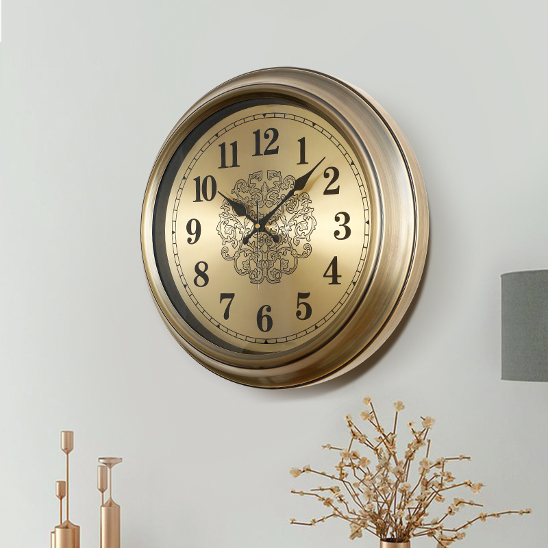 Metal hanging clock Living room Large number of muted round retro hanging tables Eurostyle minimalist clocks and watches American Nordic home clock