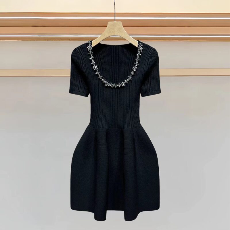 Black Knitted Dress 2026 Spring New Niche Design Sequin Slimming French Versatile Puffy Skirt