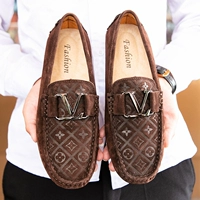 Коричневый