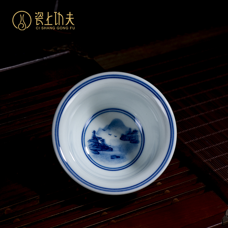 Jingdezhen porcelain craft kung fu teacups hand - made of blue and white landscape pressure hand cup single CPU master cup ceramics