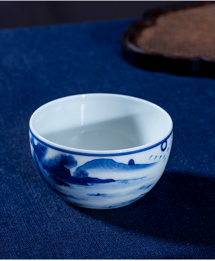 Jingdezhen blue and white landscape pure manual hand - made master cup sample tea cup noggin single CPU kung fu tea set with a gift