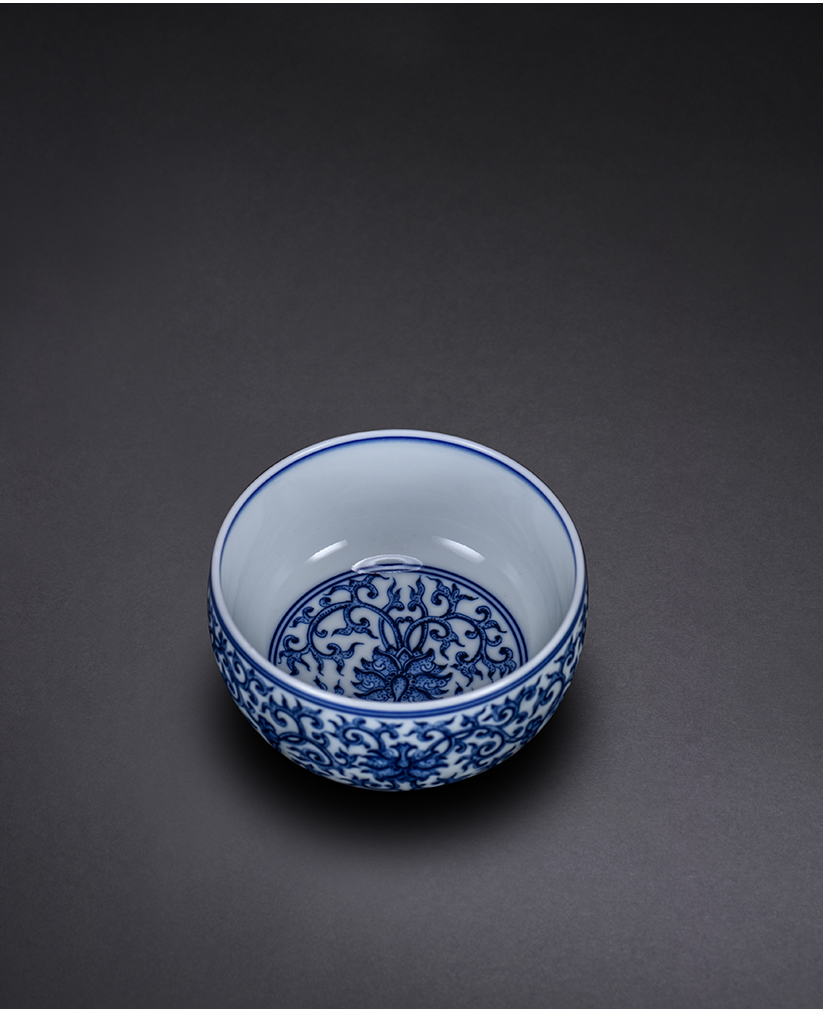 Jingdezhen ceramic kung fu tea cup master cup single CPU manual sample tea cup single bowl of blue and white porcelain tea cups