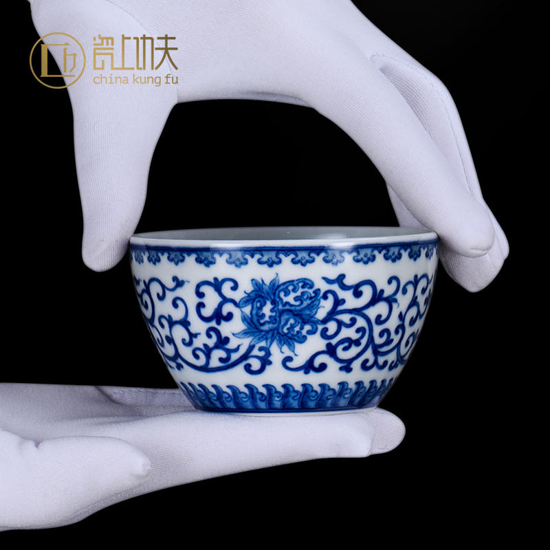 Jingdezhen ceramic tea set master cup single CPU kung fu tea cup pure manual hand - made porcelain lotus flower sample tea cup