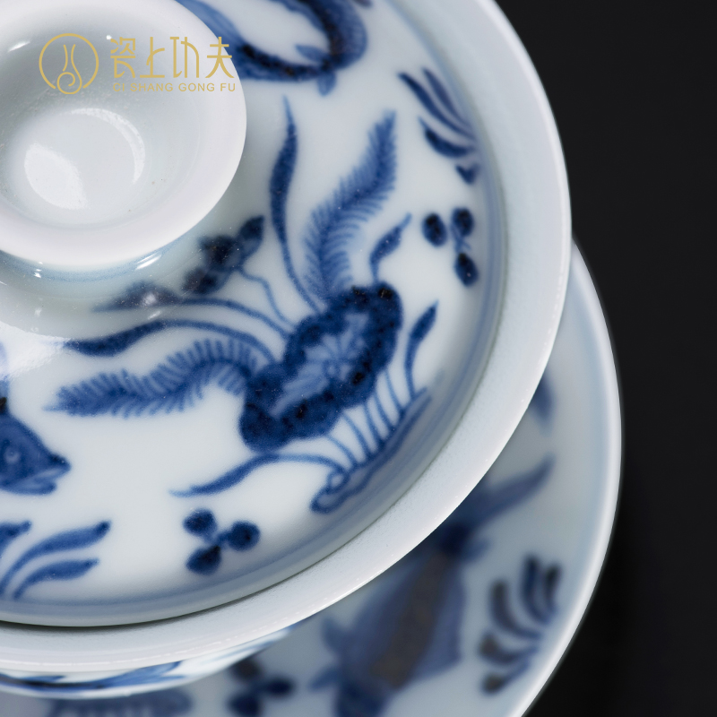 Jingdezhen blue and white tureen single manual hand - made fish algae firewood grain tea cup maintain three tureen is not hot