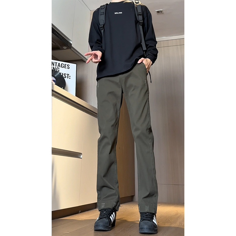 アーミーグリーンのアミカーキオーバーオール、アメリカンレトロクリーンフィットトールパンツ、デストラクションロギングストレートパンツ