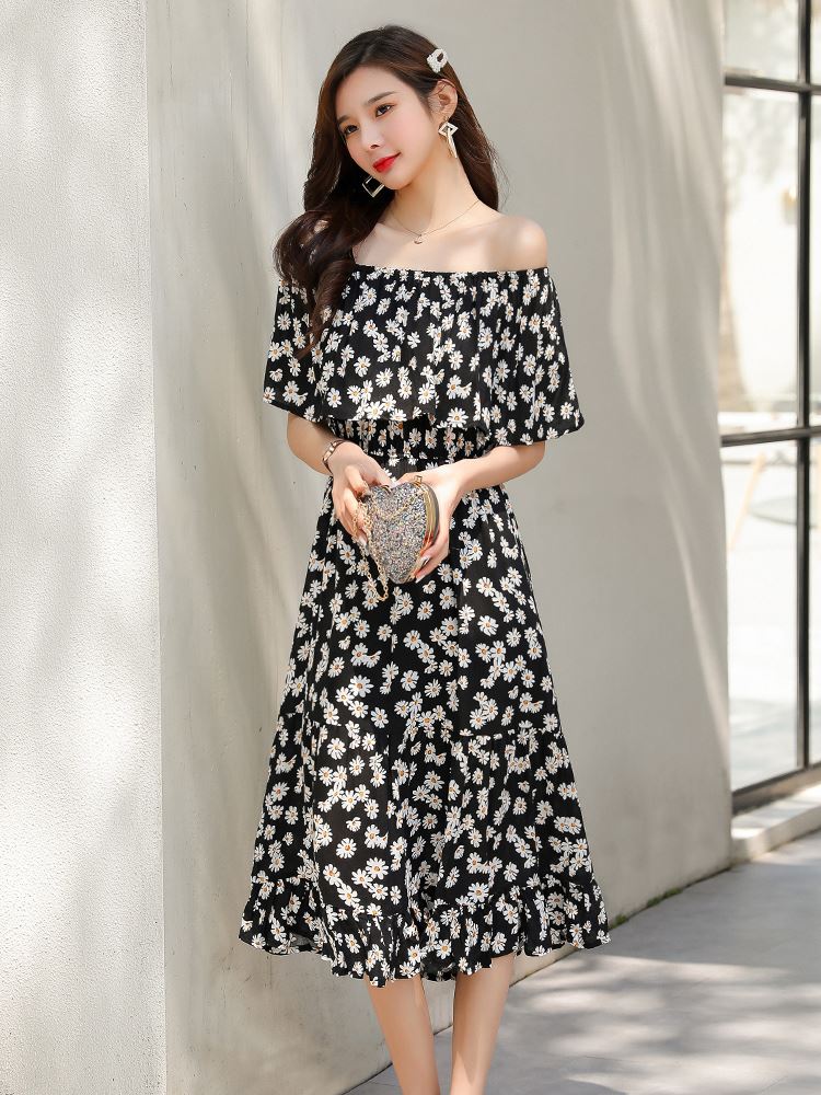 One shoulder new beach dress dress cotton silk seaside vacation 2020 medium and long version temperament female thin floral 