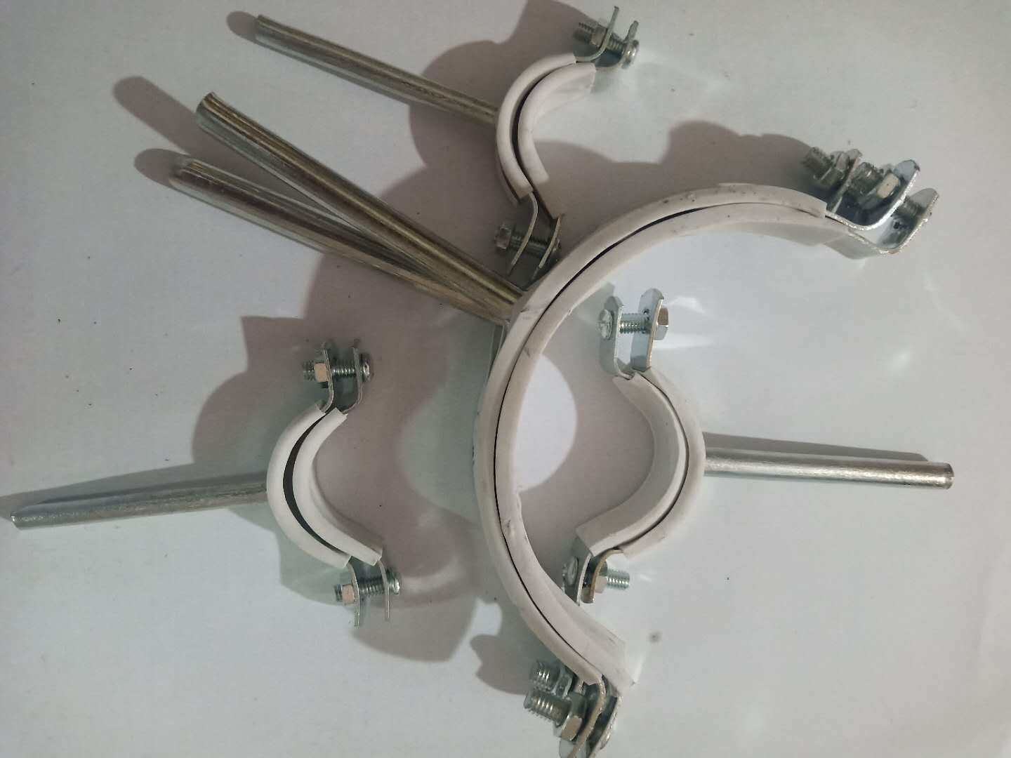 Galvanized iron code iron card tube tube clamp tube clamp tube elevator bracket 25 32 40 50 63 75 110 160