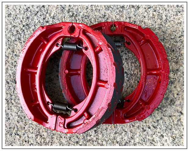 SUZUKI American Storm Prince GZ125HS phanh đĩa trước và sau phanh trống QS125 QS150-A-B má phanh sau xe sh