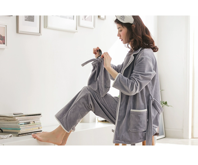 Jing Yun mùa đông đồ ngủ nữ đảo nhung dài tay ấm áp dịch vụ nhà áo ve áo cardigan tie nhà thiết lập mùa thu