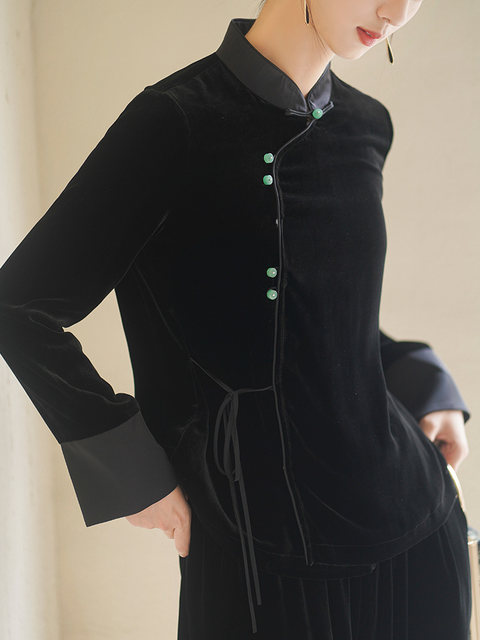 Chuchan black velvet suit for women in autumn and winter new style noble buckle Chinese style national style retro Zen short top