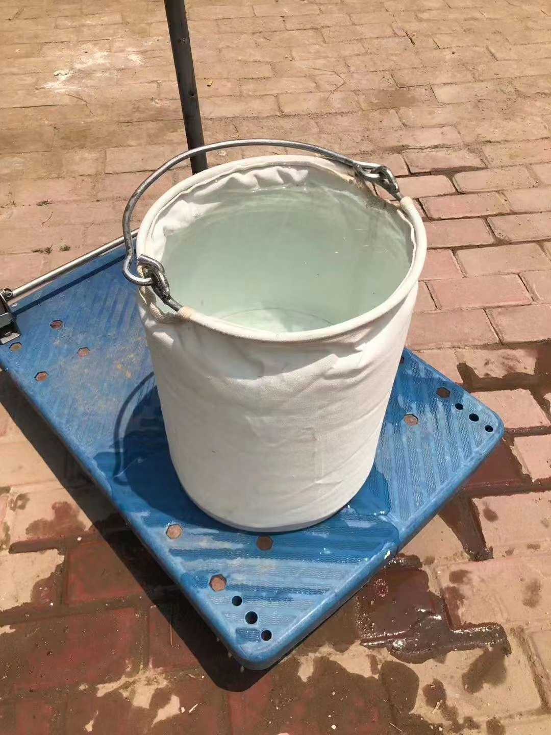 Military fan ship equipment Folding Canvas buckets Outdoor onboard spare water storage buckets Collection of old water buckets