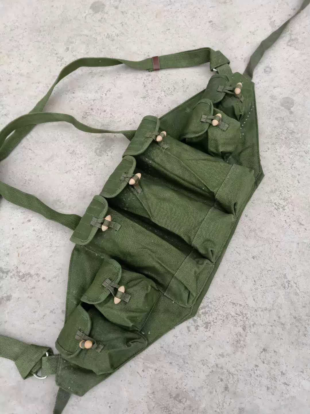Stock New 56 Chong Ctrip with 7 62 Canvas Tool Bag Outdoor CS Tactical Vest Chest Hanging Arma Collection