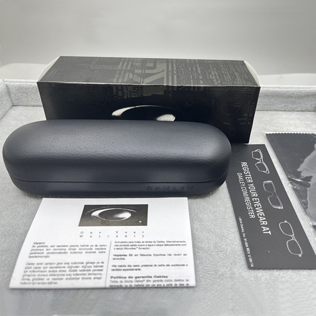 Myopia Glasses Optical Glasses Case Black Case Oakley Pressure-Resistant Durable Portable Glasses Case Lens Cloth
