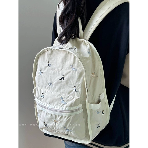 Изысканный рюкзак, вместительный и большой ранец, с вышивкой