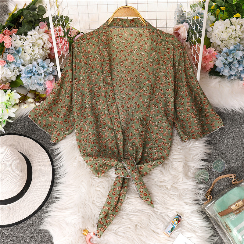 7705 Red Flowers On Green Backgroundsummer Sunscreen short coat Women's wear 2021 New thin section easy Show thin match camisole skirt Of Shawl jacket