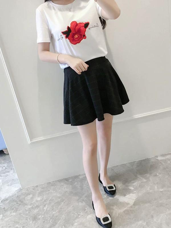 Mát ga hè mới thời trang hoang dã eo cao váy ngắn kẻ sọc căng Một váy chữ 618 chân váy midi xếp ly
