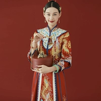 Xiuhe костюм соединяет женский стиль