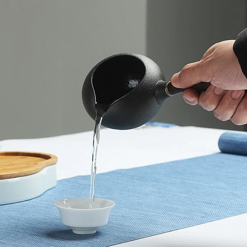 Ebony Mu Bing Cup Cup Кунг -фу чай море Джинге Город Грубая керамика чайная чашка общедоступная чашка японской деревянной ручки