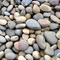 Large and small natural pebbles floor heating backfill pea stone fish tank bottom sand dry creek landscape paving sewage plant filter material