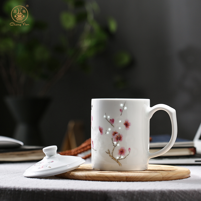 New colors and exquisite fragrance waft of jingdezhen ceramic cups with cover the name plum blossom put in winter festival office gifts cups