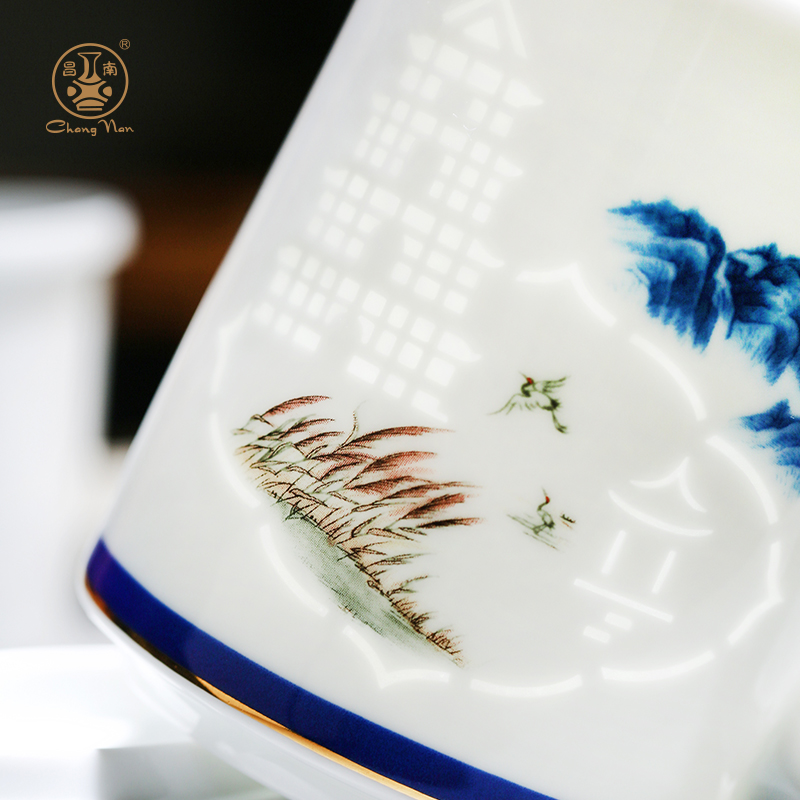 Chang south ceramic filter with cover cup of jingdezhen blue and white and exquisite tea tea office cup enamel office