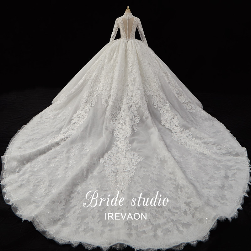 Ian vintage long sleeve main wedding dress temperament 202021 new bride tailing niche design princess style female