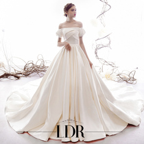 Letty Ruo rain French simple main wedding dress 2021 new bride word shoulder large drag silk dress